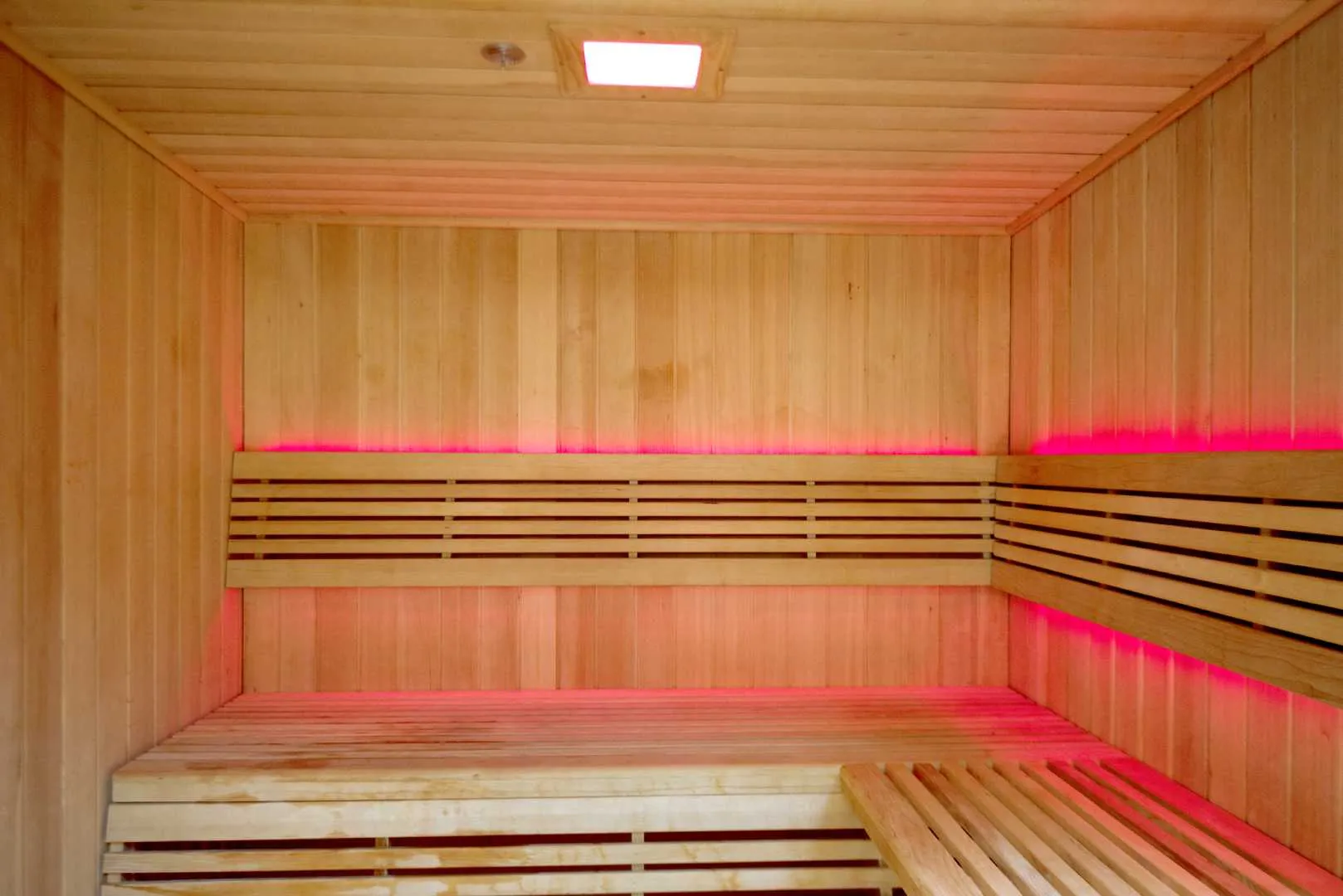 6 Person Traditional Sauna & Inflatable Barrel Plunge