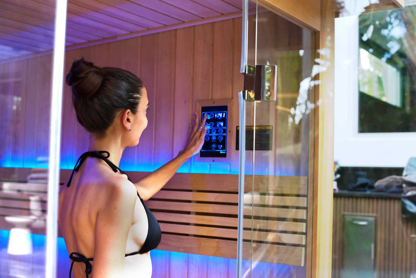 6 Person Traditional Sauna & Inflatable Barrel Plunge