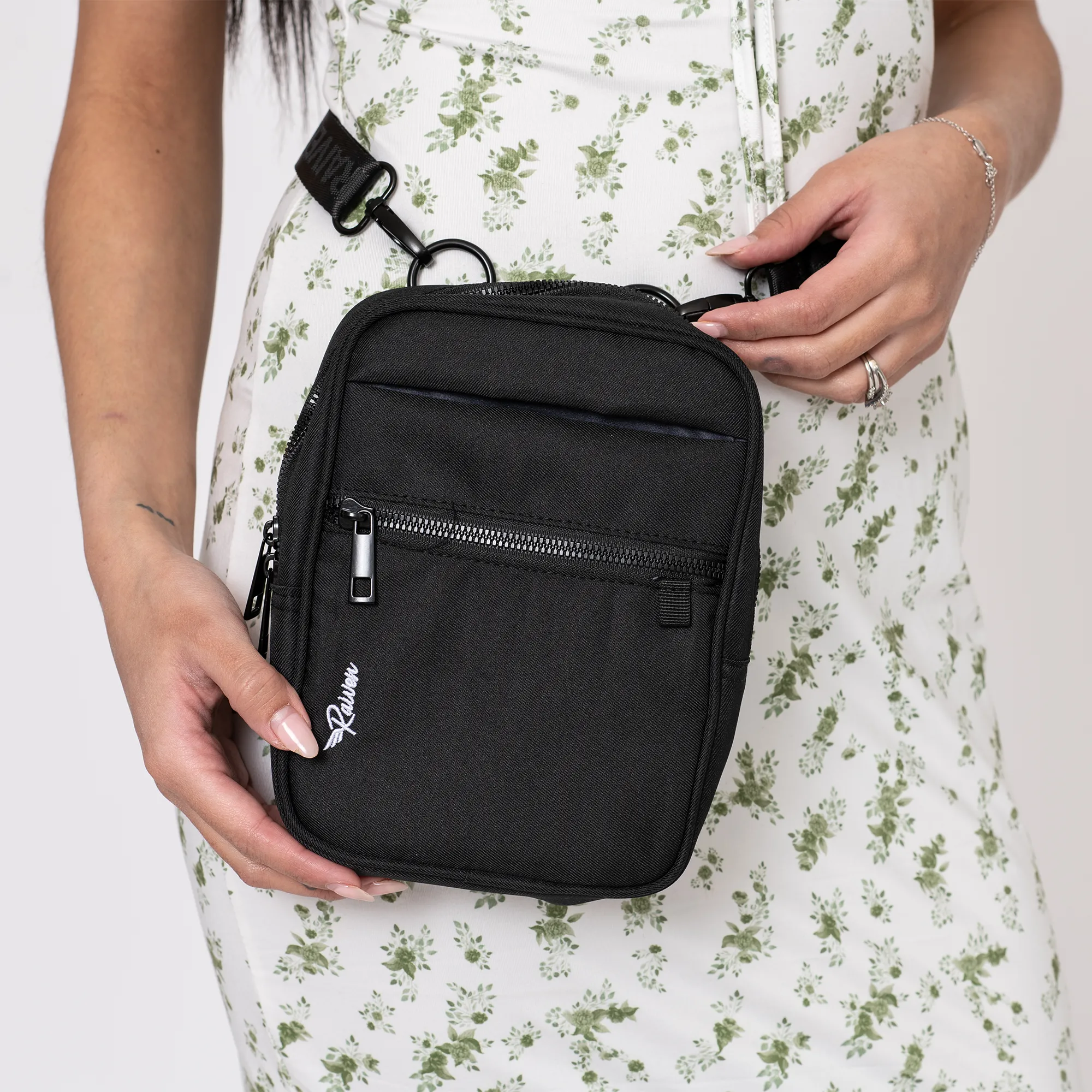 Black KINDLE Bag With Tumbler Belt