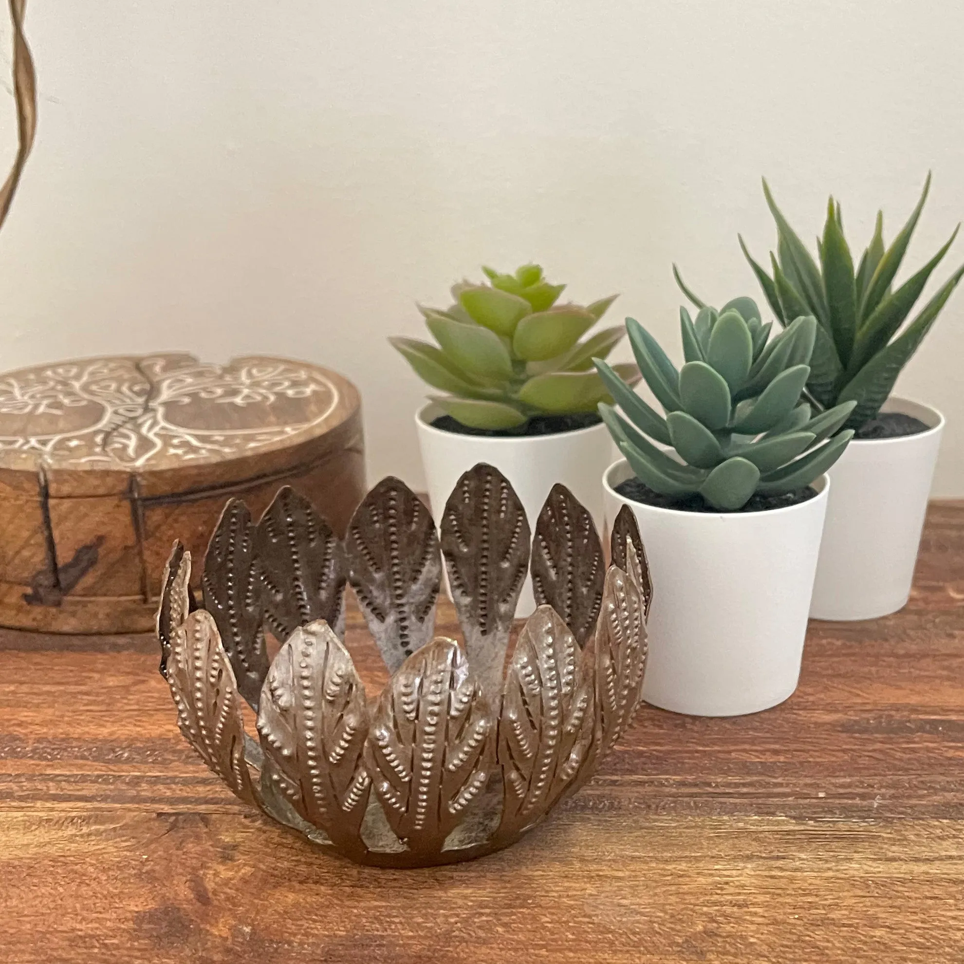 Decorative Drum Art Candle Holder, Mango Leaf
