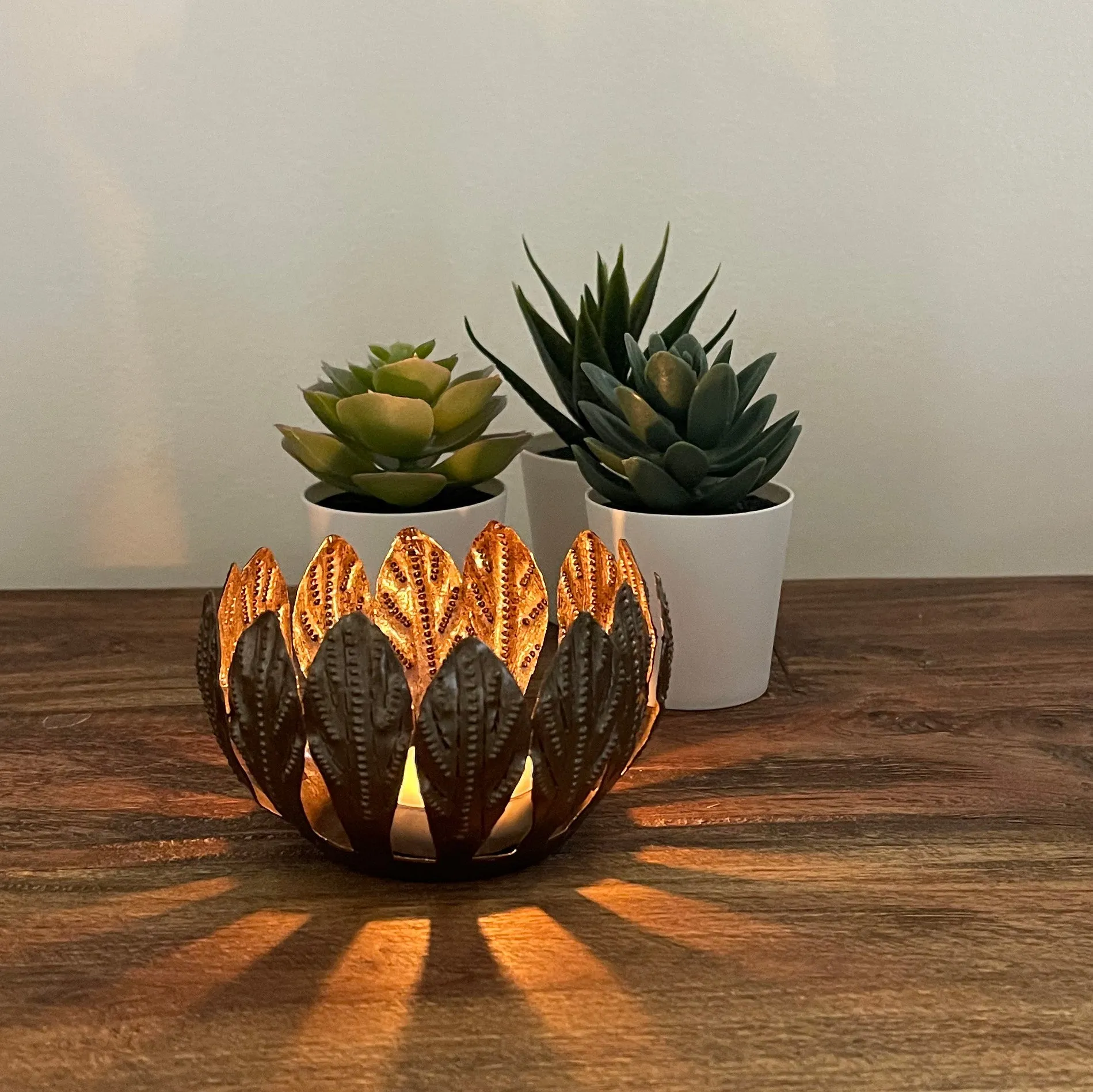 Decorative Drum Art Candle Holder, Mango Leaf