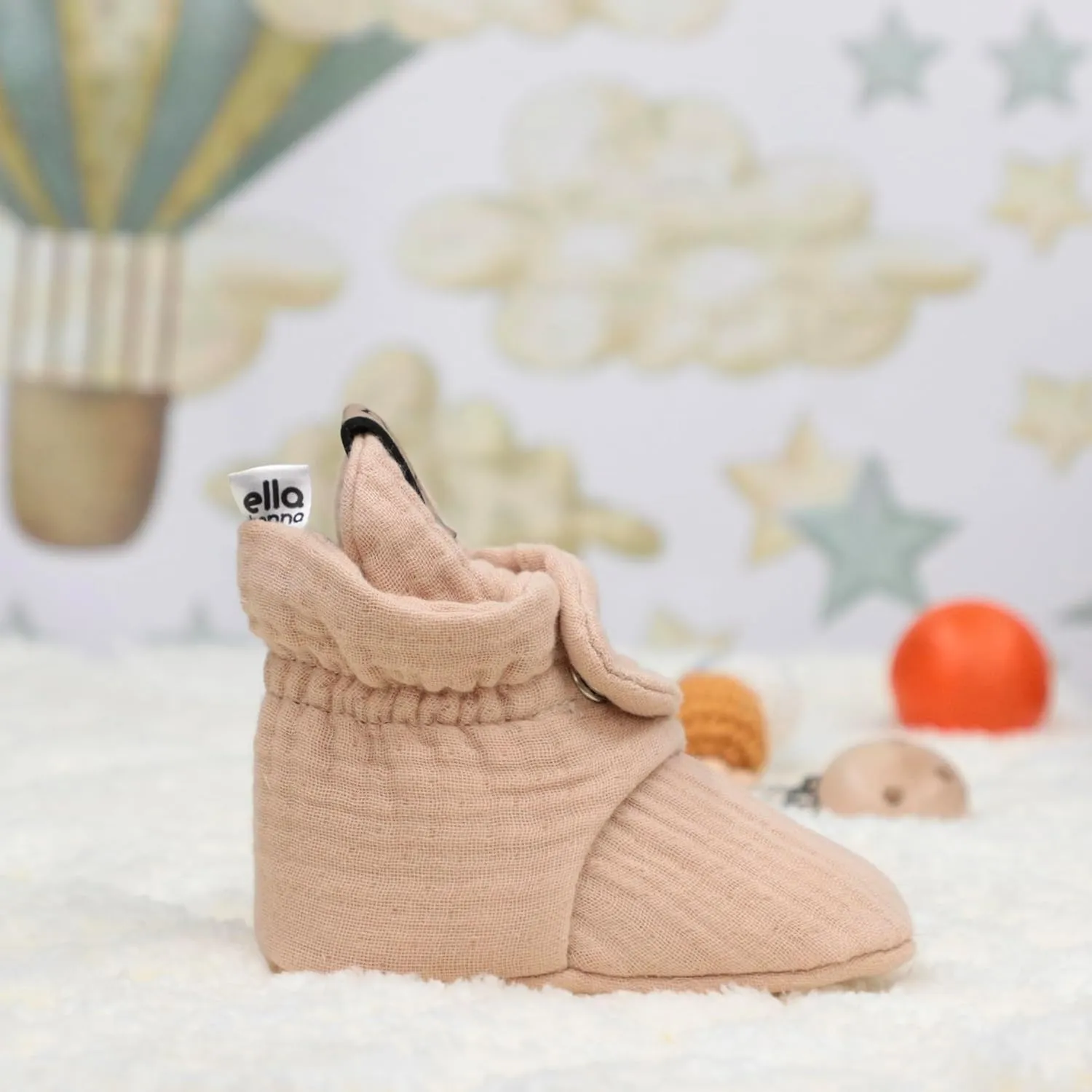 Ella Bonna Personalized Baby Shoe Gift, Baby Gifts for Boys Custom, Customizable Baby Shower Gifts for Girls, Gender Neutral Babyshower Gift, Baby Booties Welcome Baby Gift with Name