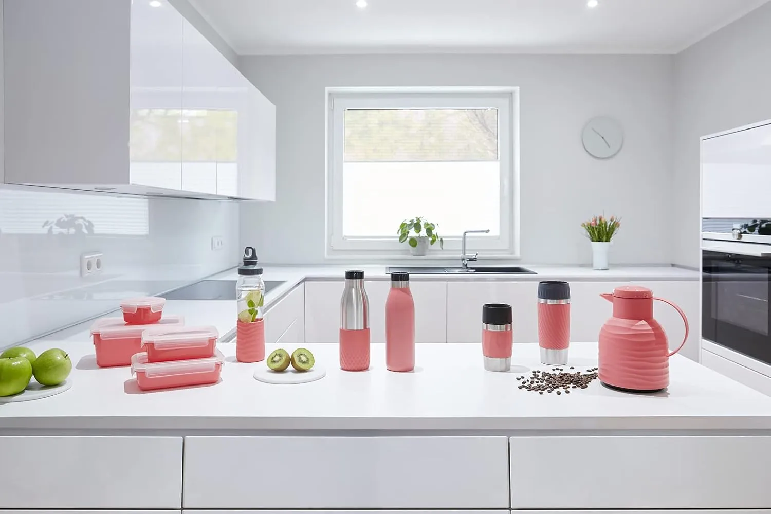 Emsa N21604 Travel Mug Compact Thermo/Insulated Stainless Steel Mug 0.3 Litres Hot 4 Hours Cold 8 Hours BPA Free 100% Leak Proof Dishwasher Safe 360° Drinking Opening Coral Red