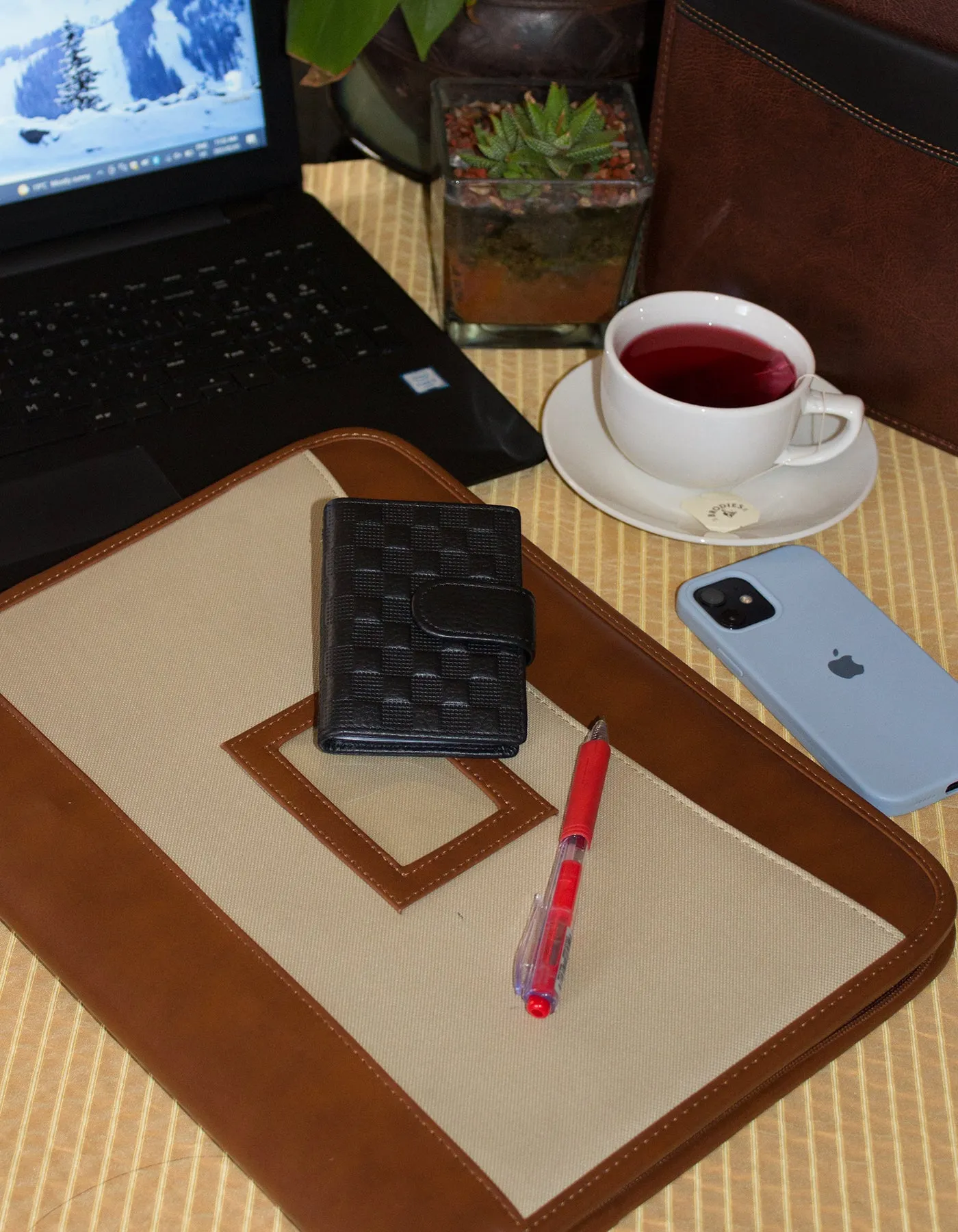 Fino DWS-800 Unisex Genuine Leather Card Holder with Box - Black