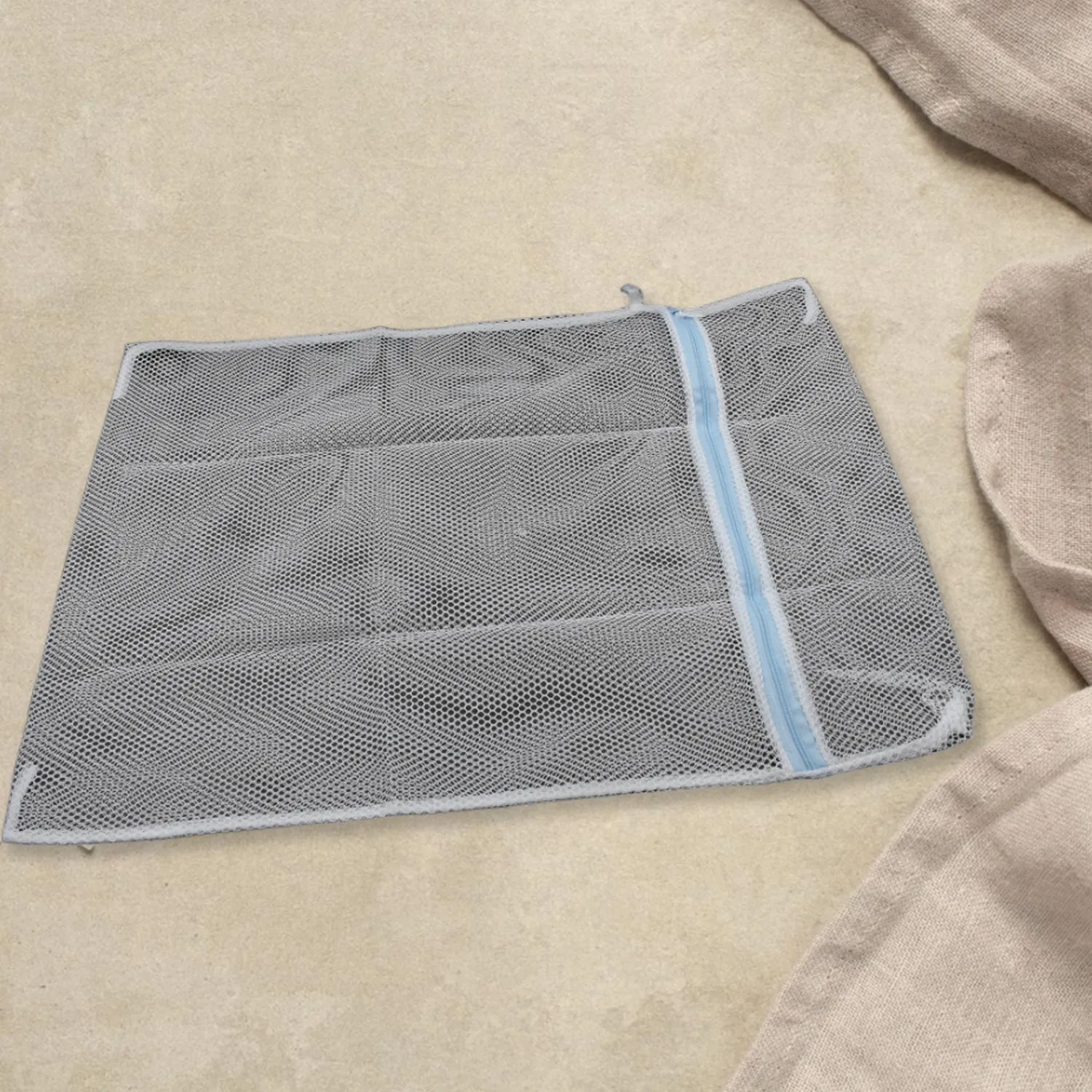 Large Mesh Laundry Bags for Delicate with Premium Zipper, Travel Storage Organize Bag, Clothing Washing Bags for Laundry, Blouse, Bra, Hosiery, Stocking, Underwear, Lingerie (1 Pc)