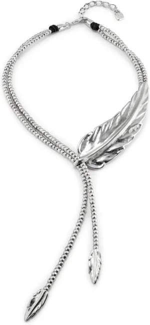 Necklace in leather with metal clad with silver