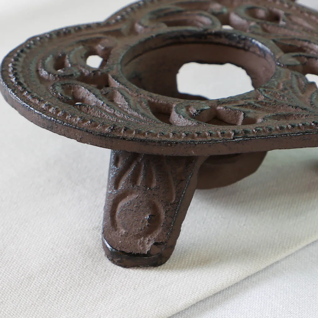 Pair of Iron Heart Tealight Candle Holders