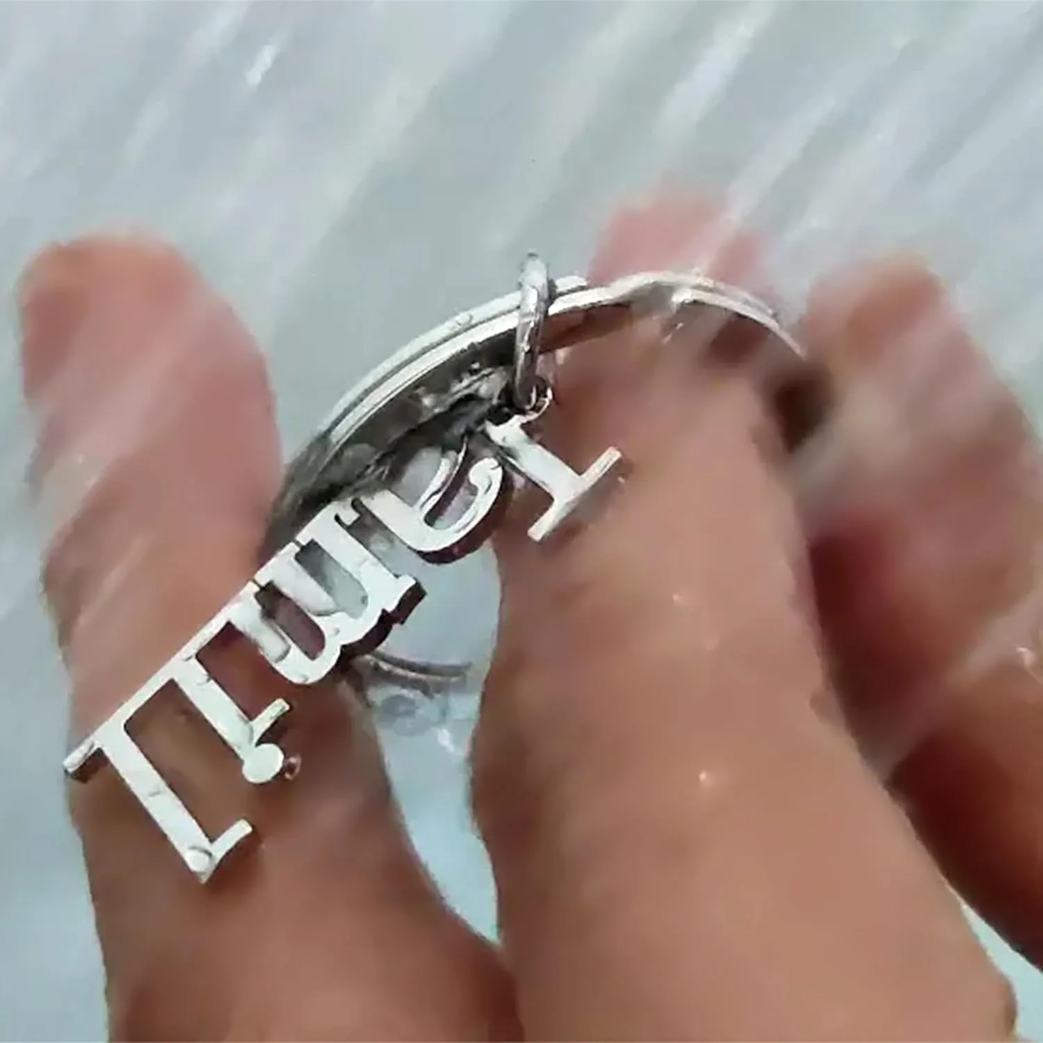 Personalized Name Keychain Custom Stainless Steel Letters Pendant as Special Christmas Gift for Women Girls