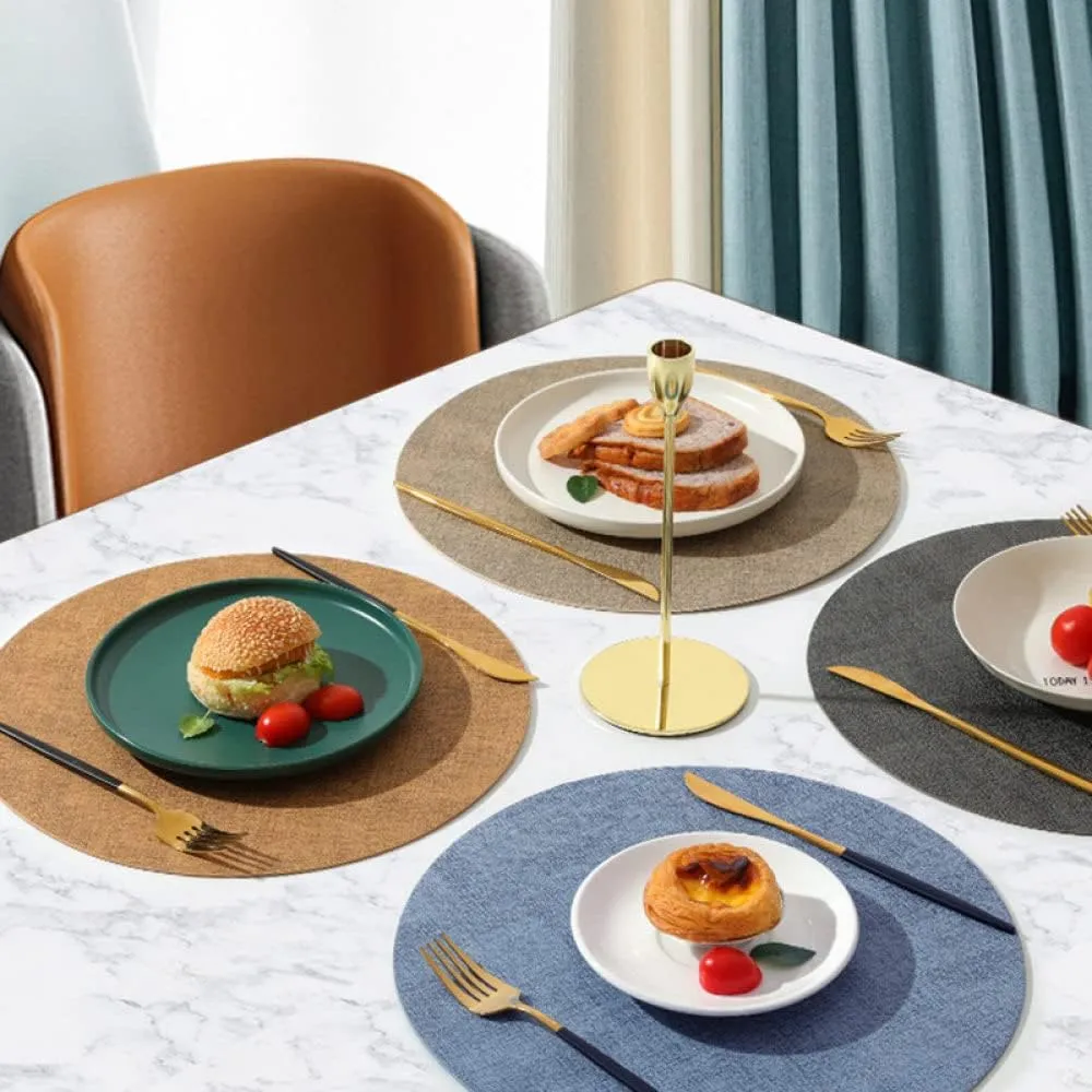 Place Mmats For Table，Placemats, Coasters Set Placemats Set of 2 Round Placemats for Dining Table, Non-Slip Easy to Clean Kitchen Dinner Mats,Heat Washable Cloth Texture Faux Leather Table Mats(Black)