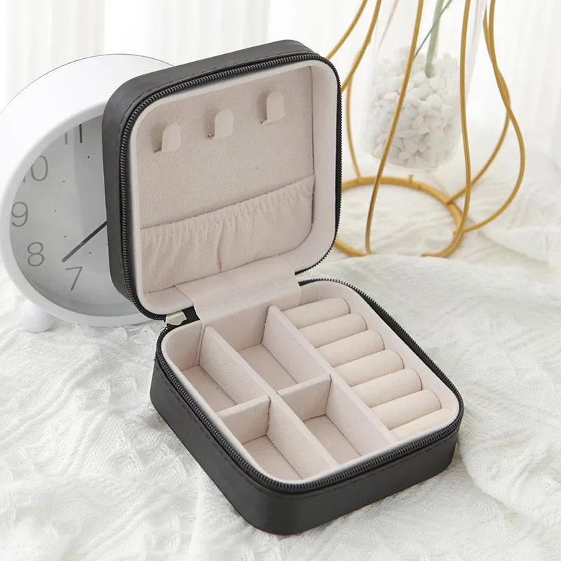 Royaleva Travel Case For Jewelry - Compact & Stylish Storage