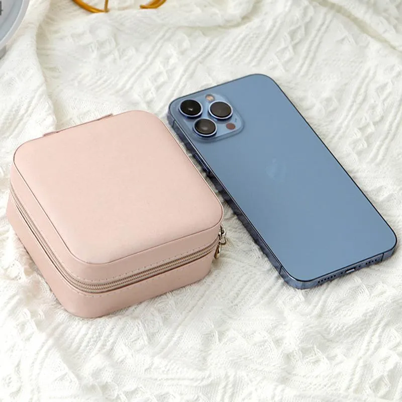 Royaleva Travel Case For Jewelry - Compact & Stylish Storage