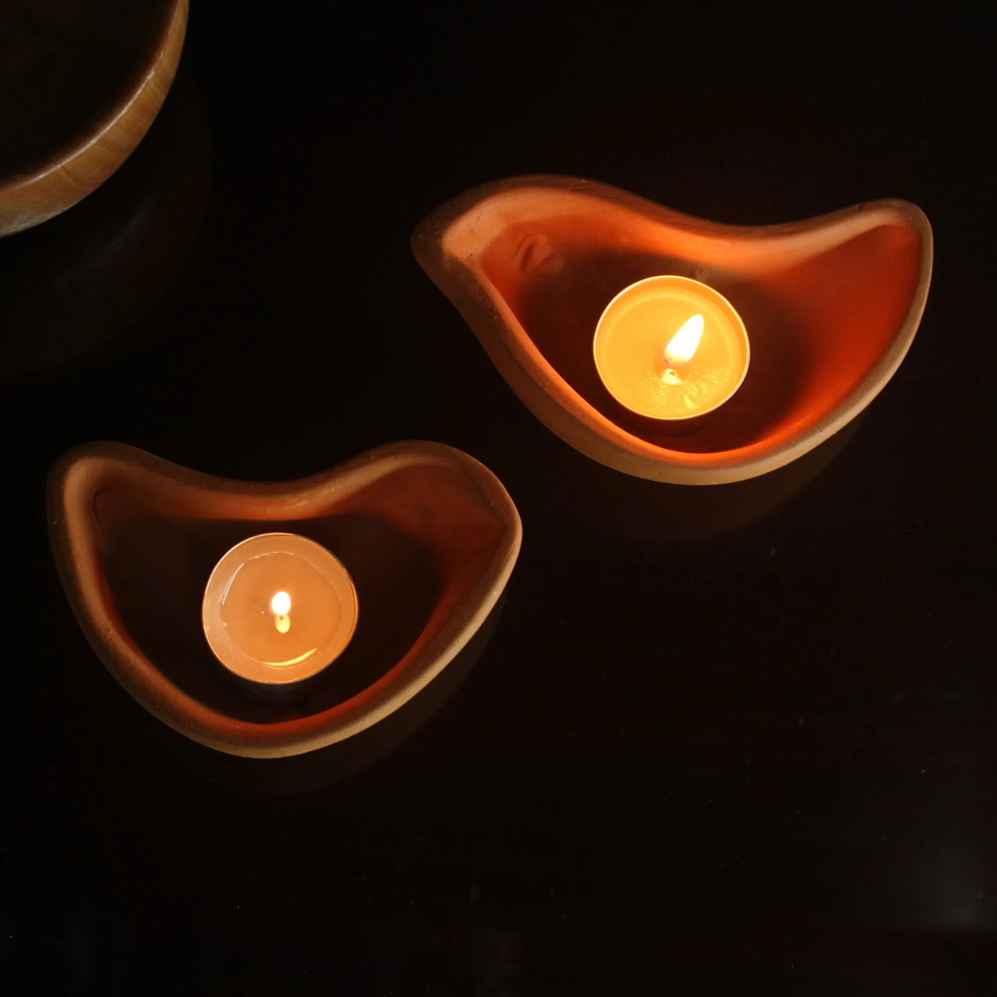 Terracotta Clay "BIRD" Candle Pot / Holder : Set of 6   Complimentary Candles / Tealights 6 pcs