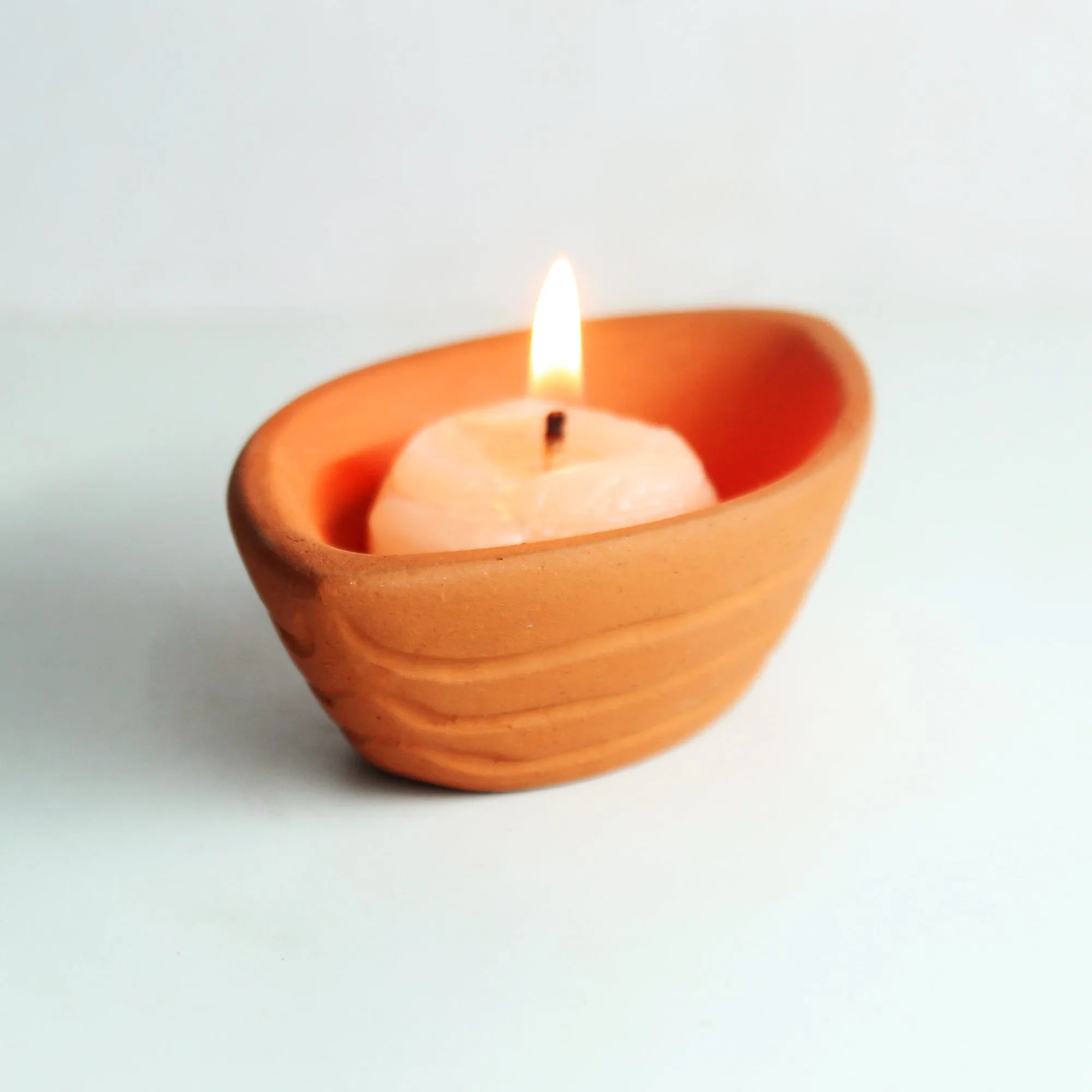 Terracotta Clay "BOAT" Candle Pot / Holder : Set of 6   Complimentary Candles / Tealights 6 pcs