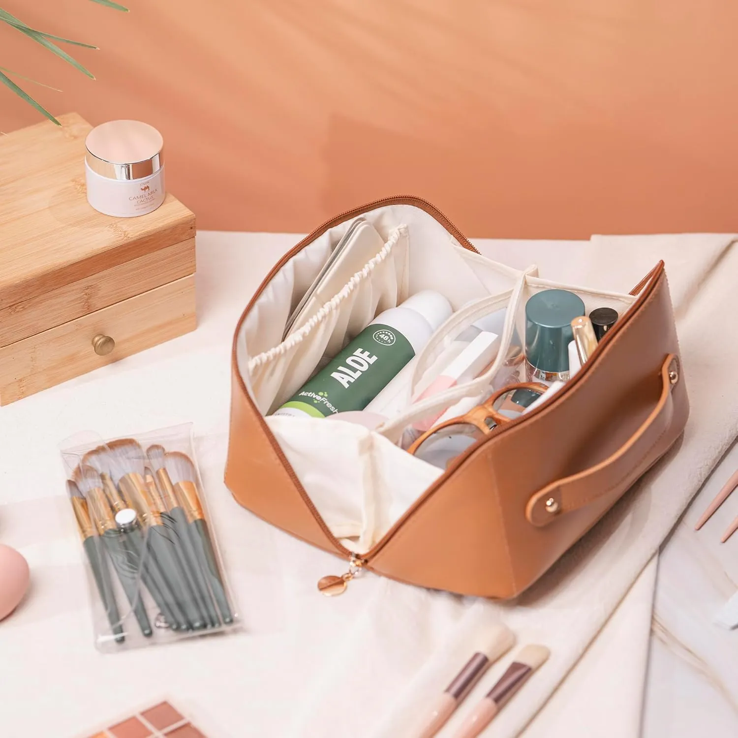 Travel Makeup Bag Waterproof Open Flat with Compartments, Large & Small Makeup Bag Organizer, PU Leather Toiletry Bag for Women, Cosmetic Bag, Make up Case Pouch, Make up Bags (2 Pcs Set)