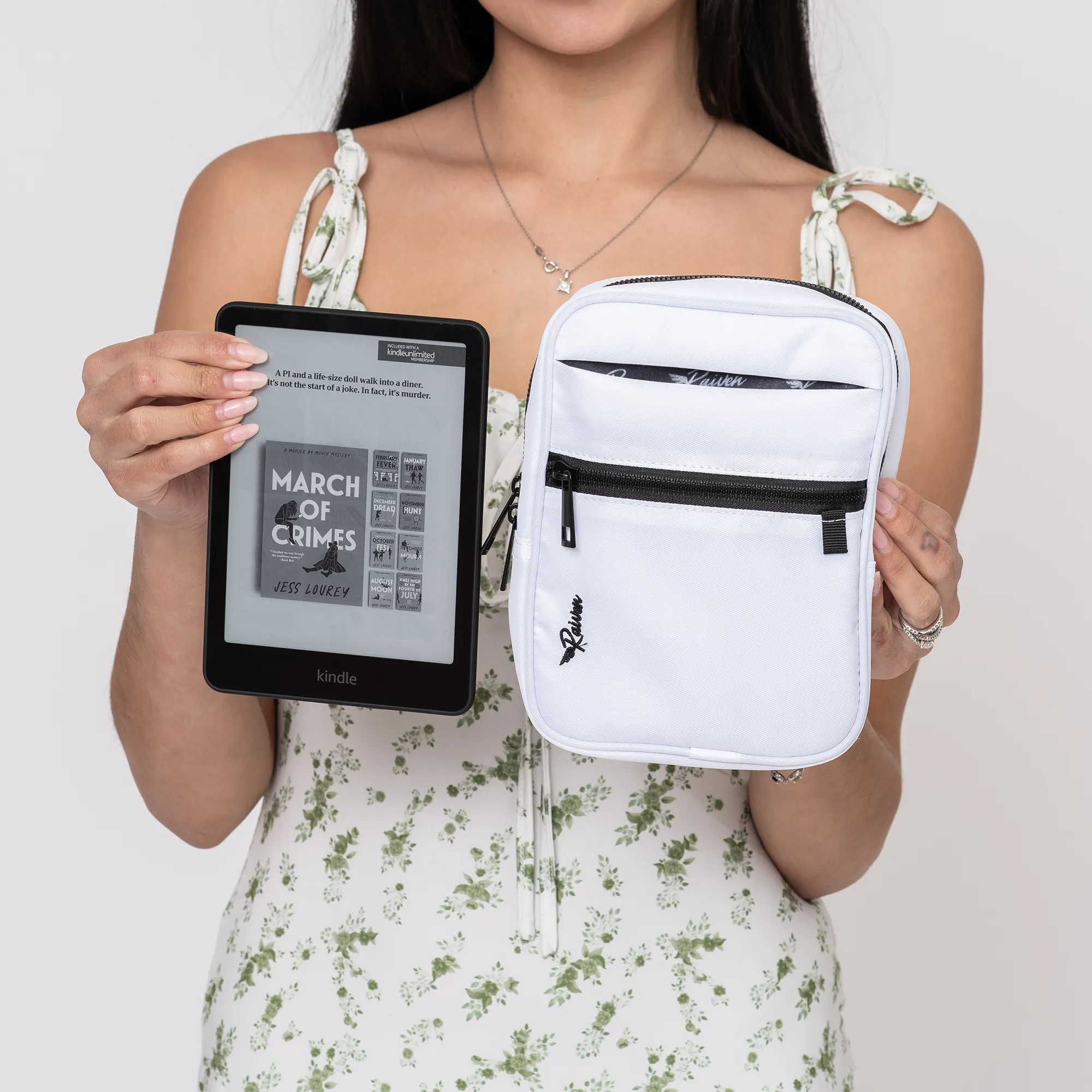 White KINDLE Bag With Tumbler Belt